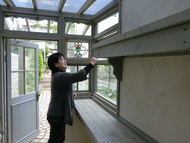 ものすごく長い長方形のお庭にたっぷり収納のコンサバトリーが出来ました！！